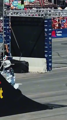 Blue Island Pub & Diner