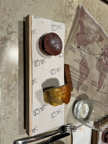 Comentarii opinii despre Salon