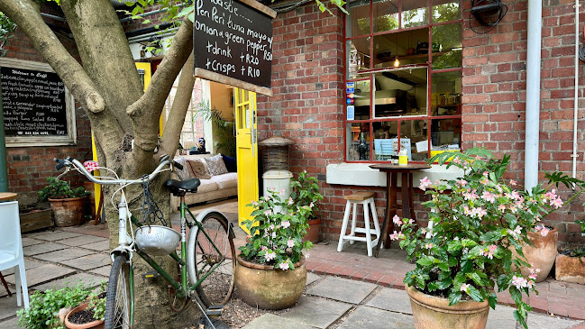 Comentarii opinii despre Pool Caffe