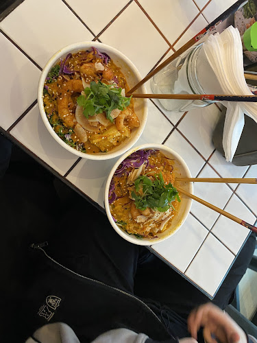 Comentarii opinii despre The Poke Co.