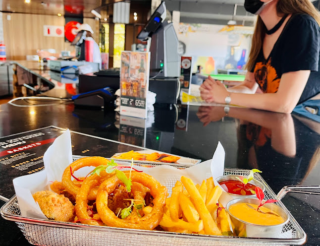 The Corner Pocket Bar & Billiards - Hospitality and gastronomy