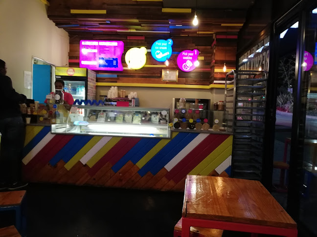 Crumbs And Cream - Hospitality and gastronomy