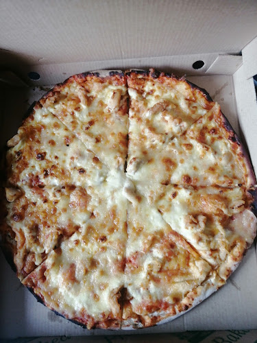 KRISPY CRUST PIZZA - Hospitality and gastronomy