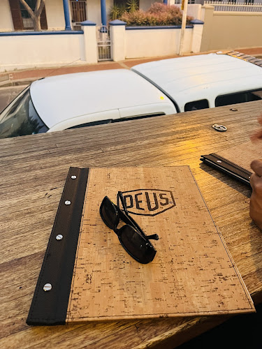 Comentarii opinii despre Deus Ex Machina - Kloof Street