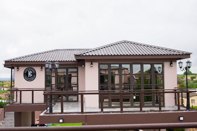 Comentarii opinii despre Busy Corner Lounge and Carwash