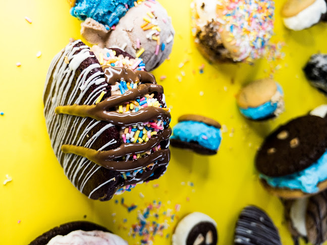 Crumbs And Cream - Hospitality and gastronomy