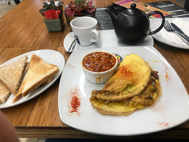 Corner Of Browning And Main Road, Observatory, Cape Town, 7925