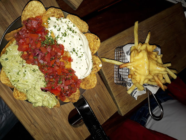 Shop 6, Dolphins Leap Centre, Beach Rd, Humewood, Gqeberha, 6001