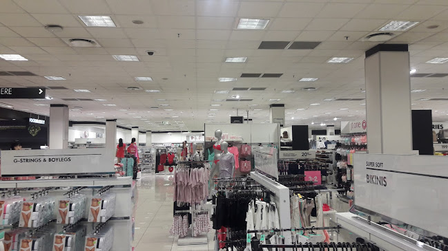 Opinii despre WOOLWORTHS FOOD MARKET Lakeside Mall în Benoni - Hospitality and gastronomy