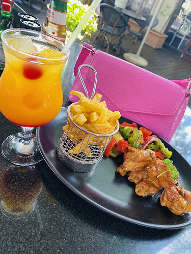 Comentarii opinii despre Uhuru Cafe & Wine Emporium