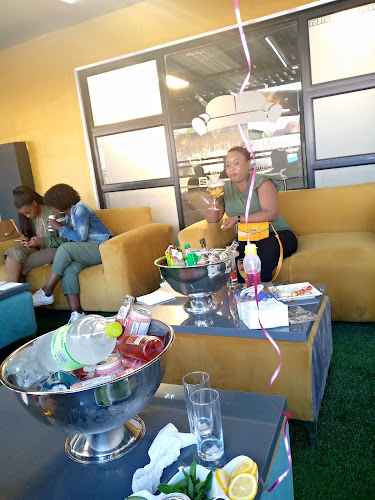 Comentarii opinii despre Skype Lounge Buy & Braai