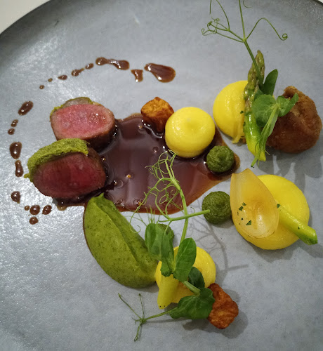 PIER Restaurant - Hospitality and gastronomy