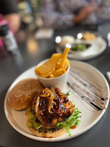 Nouveau Coffee and Grill Cape Town - Hospitality and gastronomy