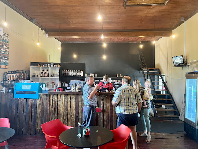 Opinii despre The Lounge at Hendersons Coffee Shop în Senekal - Hospitality and gastronomy