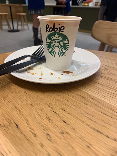 Opinii despre Starbucks Cavendish Square în Cape Town - Hospitality and gastronomy