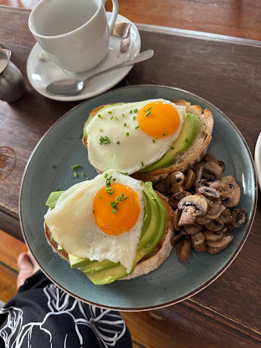 22 Chichester Rd, Claremont, Cape Town, 7708