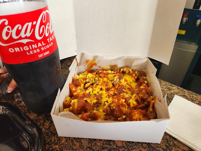 Momos Fast Foods & Takeaways - Hospitality and gastronomy