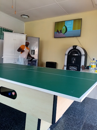 Comentarii opinii despre Showground Liquor Store