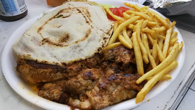 Comentarii opinii despre Uncle Faouzi: Hatfield