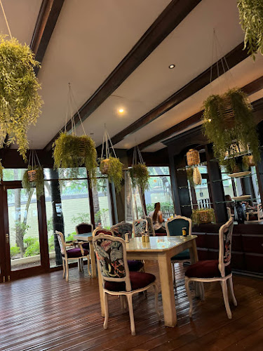 Uhuru Cafe & Wine Emporium - Polokwane