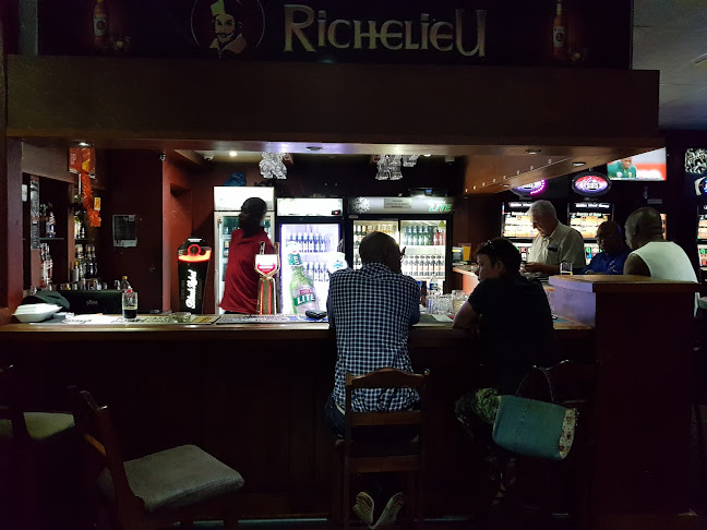 Comentarii opinii despre Upper Deck.