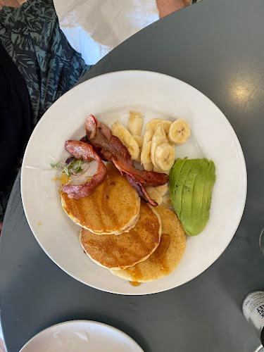 Comentarii opinii despre Service Station