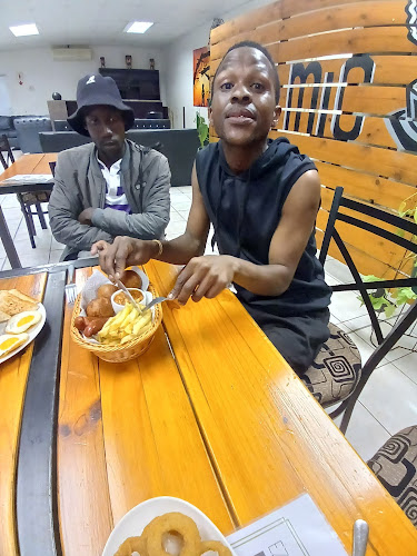 Comentarii opinii despre Kwantutraditionalcuisine and car wash