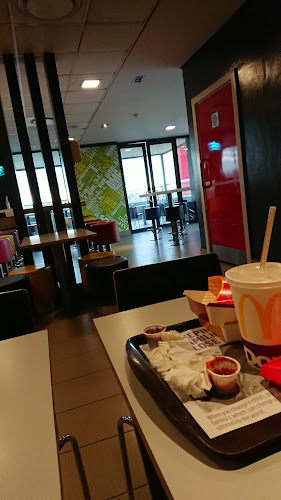 Opinii despre McDonald's Tembisa în Kempton Park - Hospitality and gastronomy
