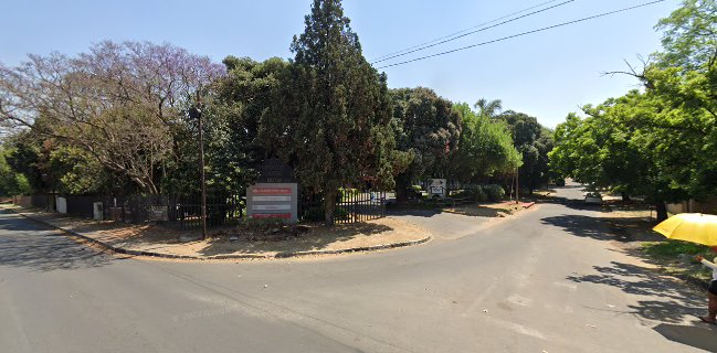 33 on Bond Restaurant