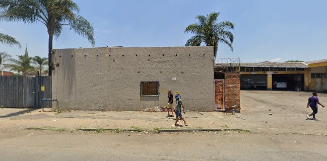 Bakhanyile Carwash Pub And Chisanyama
