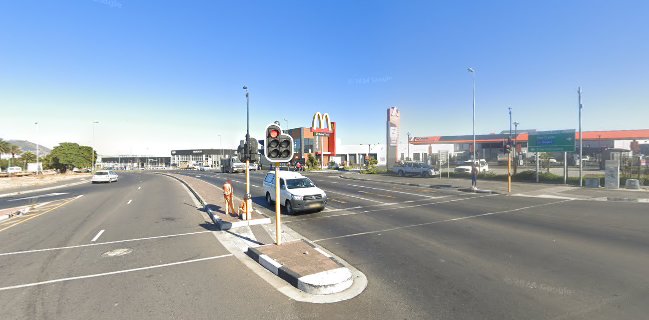Opinii despre McDonald's Koeberg Road Drive-Thru în Cape Town - Hospitality and gastronomy