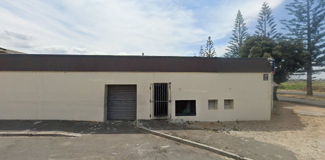 Pick n Pay Lakeside Liquor Store - Hospitality and gastronomy