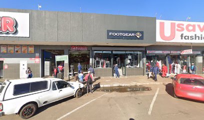 Middleburg Plaza Boxer Liquors