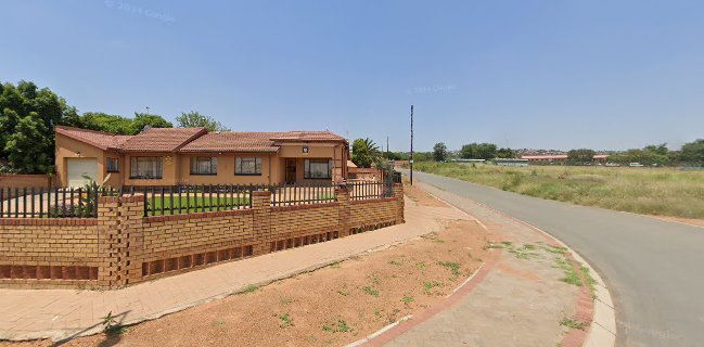 Phillie's INN (mma Nana)