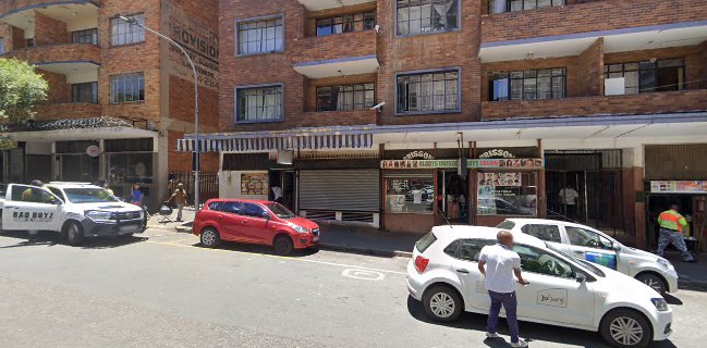 Three Cows Pagode Coffee Shop Restaurant & Liquor