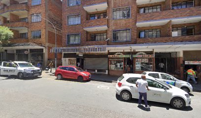 Three Cows Pagode Coffee Shop Restaurant & Liquor