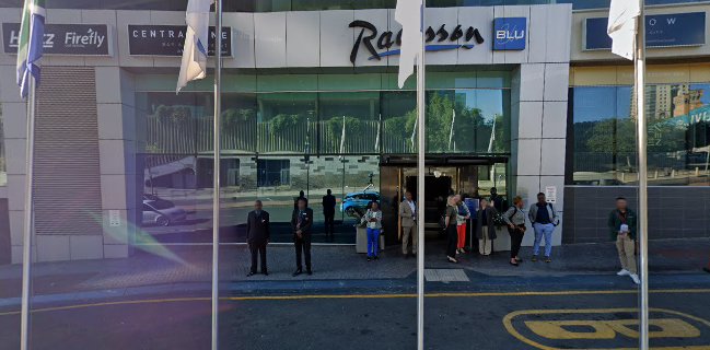 (Central One) Bar & Restaurant