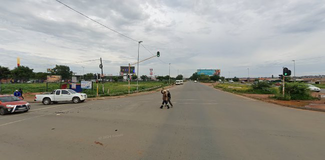 Opinii despre Jones Yellow Container Traditional Food în Soweto - Hospitality and gastronomy