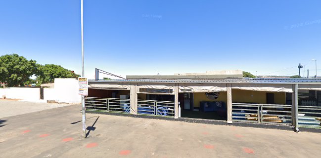 Skype Lounge Buy & Braai